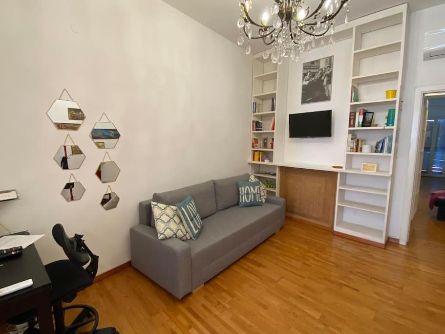 Over The Ruins Apartment Rom
